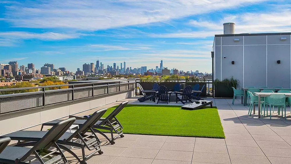Wrigleyville Lofts 949 W Dakin St, Chicago, IL 60613