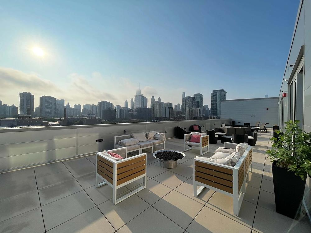 Than Tower 343 W Schiller St, Chicago, IL 60610