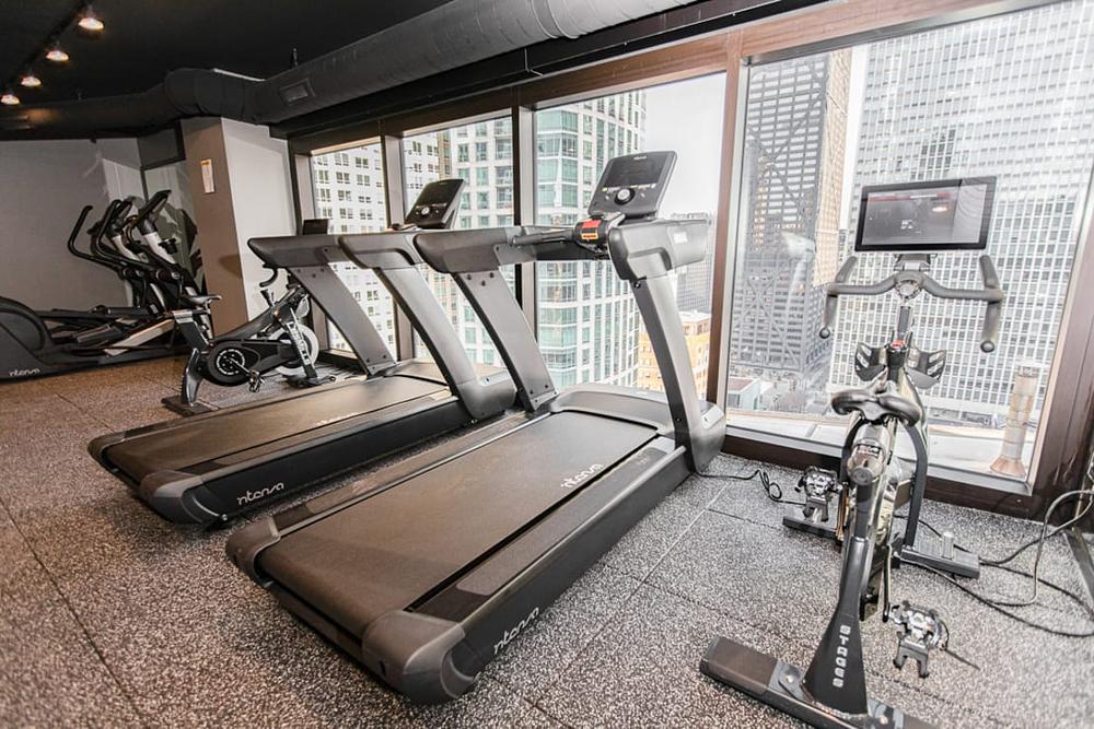 21 East Chestnut 21 E Chestnut St, Chicago, IL 60611