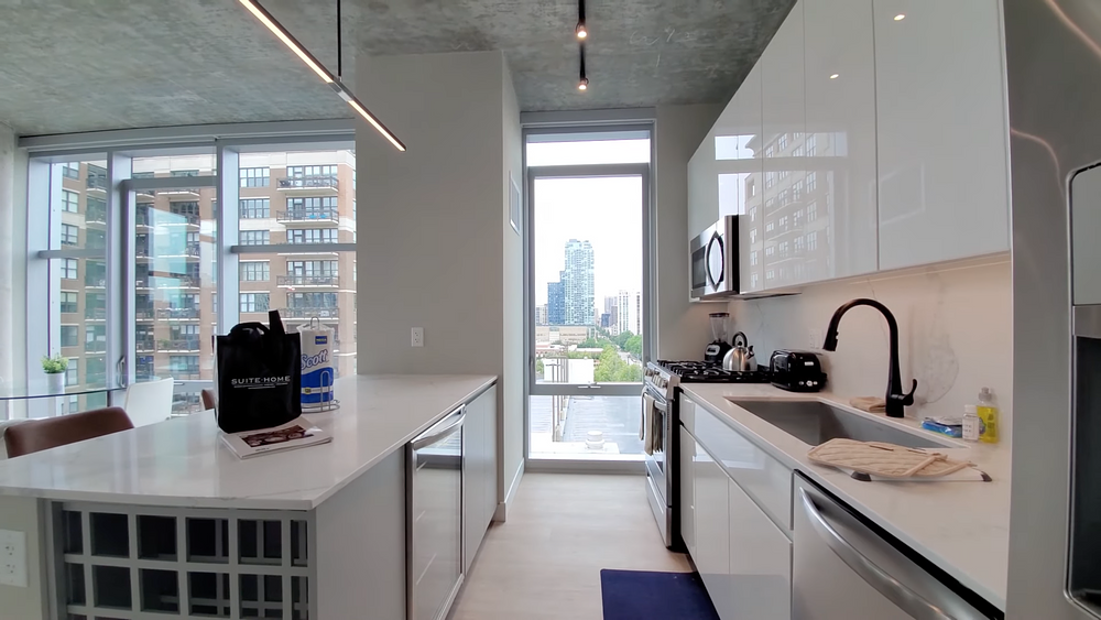 AMLI 808 808 N Wells Street, Chicago, IL 60610