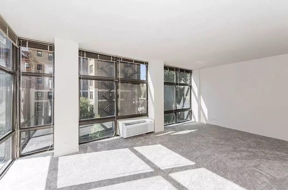 65 East Scott 65 East Scott Chicago, IL 60610