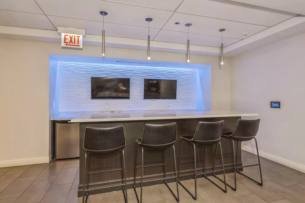 Seneca 200 E Chestnut St, Chicago, IL 60611