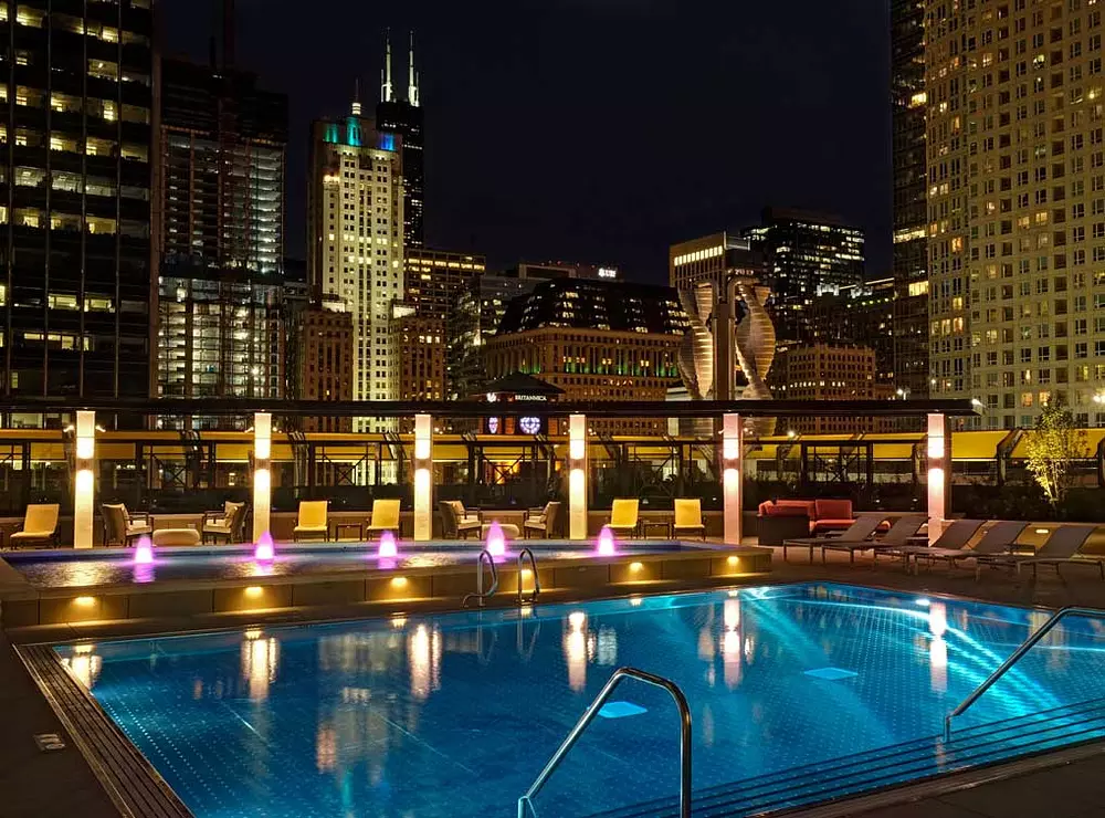 AMLI River North 71 W Hubbard St, Chicago, IL 60654