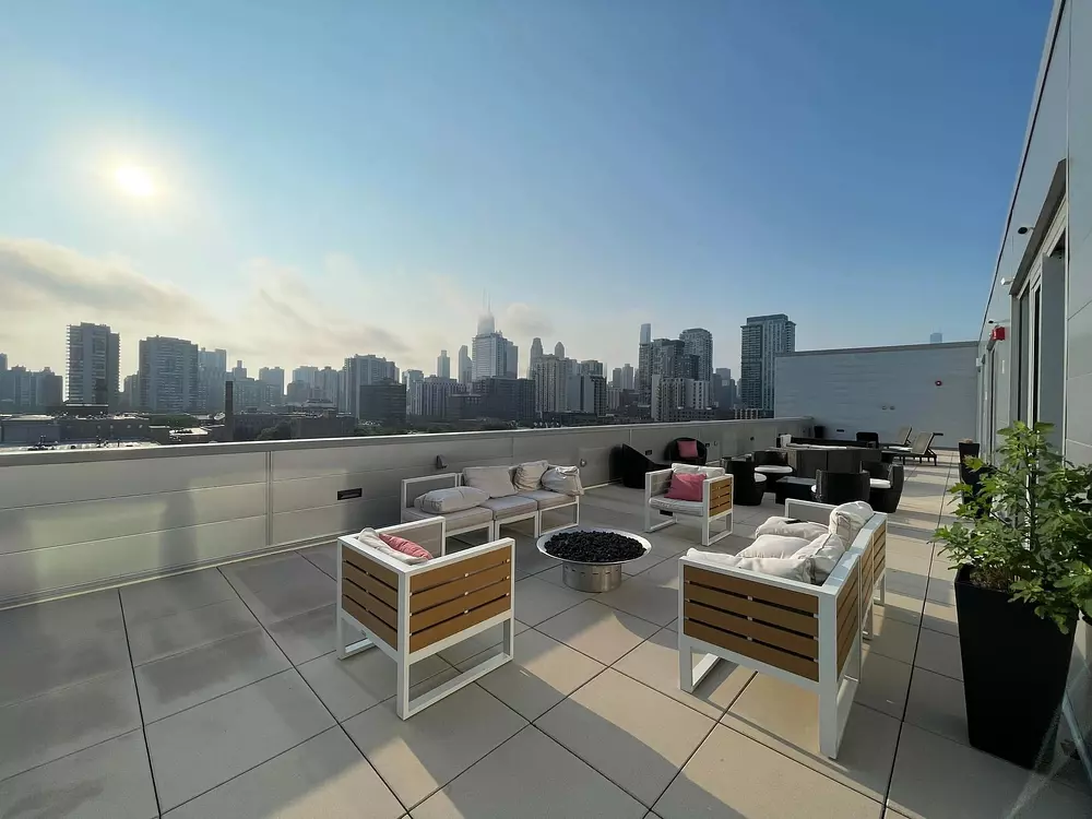 Than Tower 343 W Schiller St, Chicago, IL 60610
