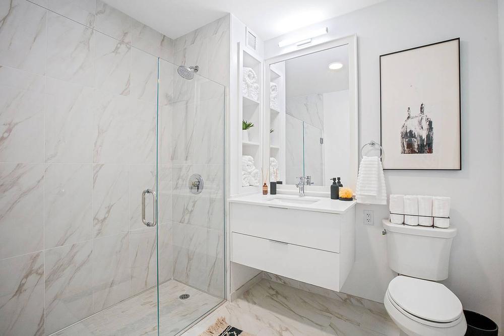 The Apartments at Lincoln Common 2345 N Lincoln Ave, Chicago, IL 60614