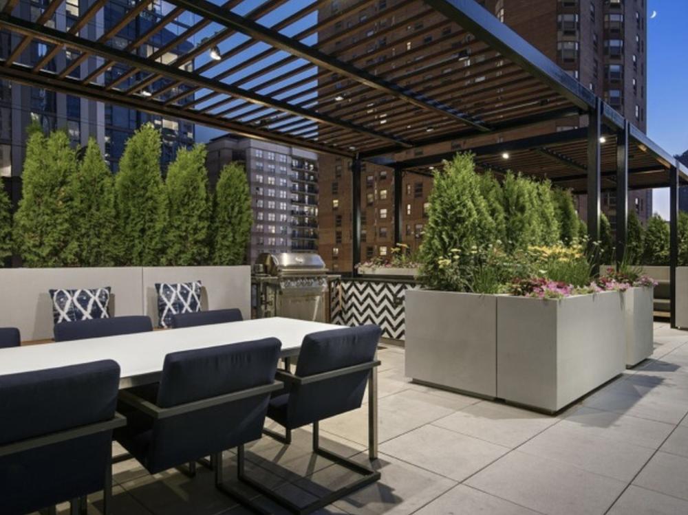 One East Delaware 1 E Delaware Pl, Chicago, IL 60611