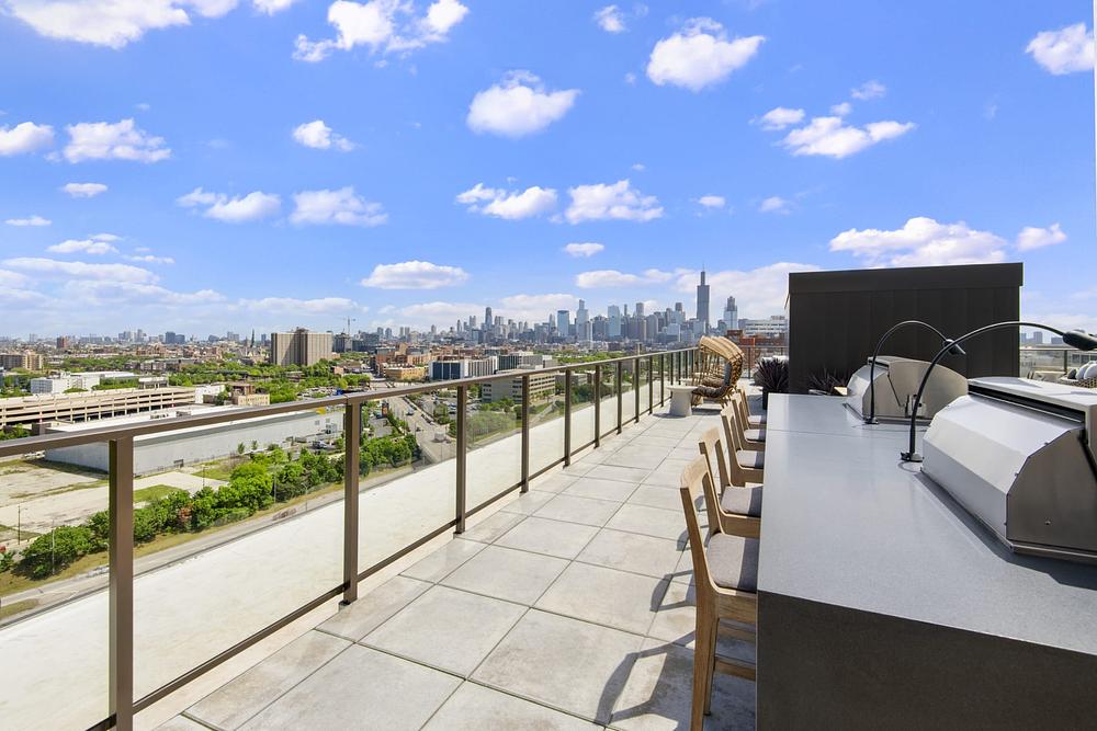 Atrio Apartments 1922 W Ogden Ave, Chicago, IL 60612 Medical District - Leasing by Cross Street