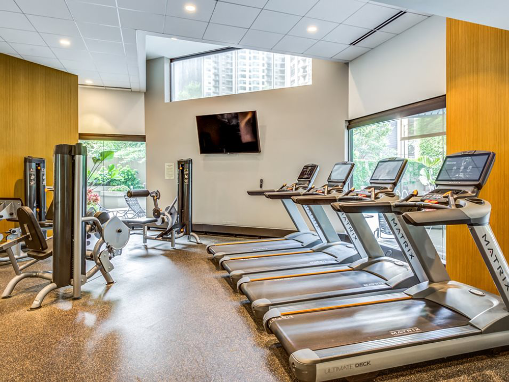 Asbury Plaza 750 N Dearborn St Chicago, IL 60654 Gold Coast, River North - Leasing by Cross Street