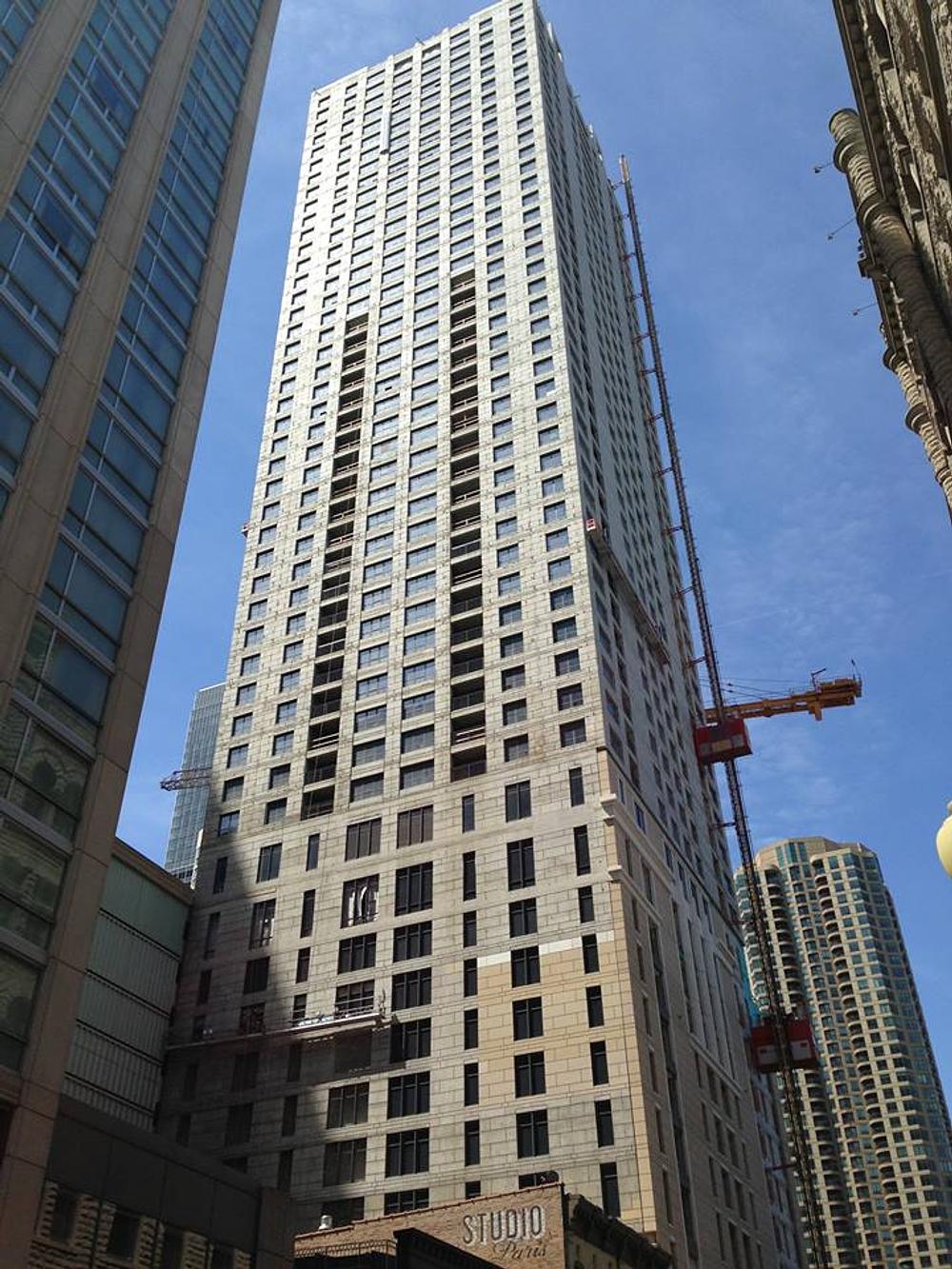 AMLI River North 71 W Hubbard St, Chicago, IL 60654