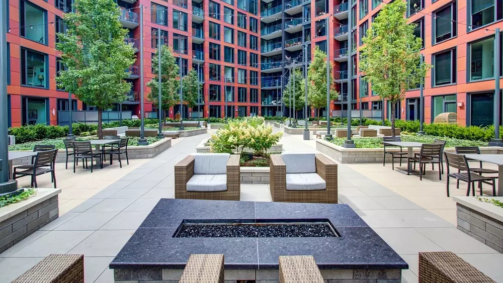 Elevate 930 W Altgeld St, Chicago, IL 60614