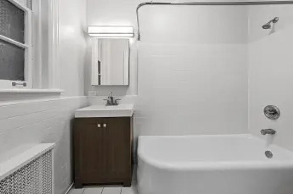 422 & 424 W Melrose 422-424 W Melrose St, Chicago, IL 60657