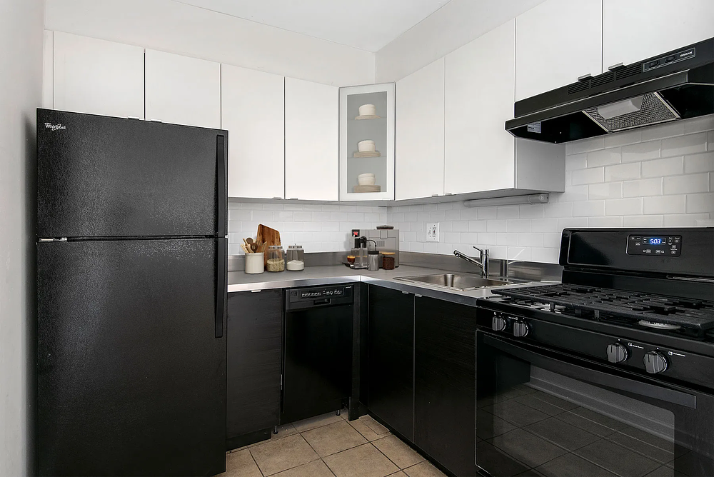 450 West Melrose Apartments 450 W Melrose St, Chicago, IL 60657