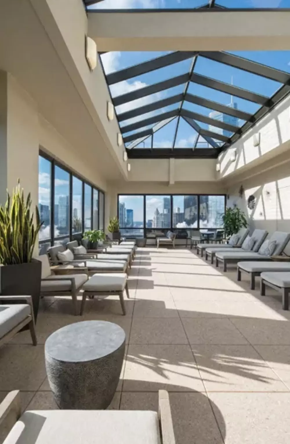Columbus Plaza 233 E Wacker Dr, Chicago, IL 60601