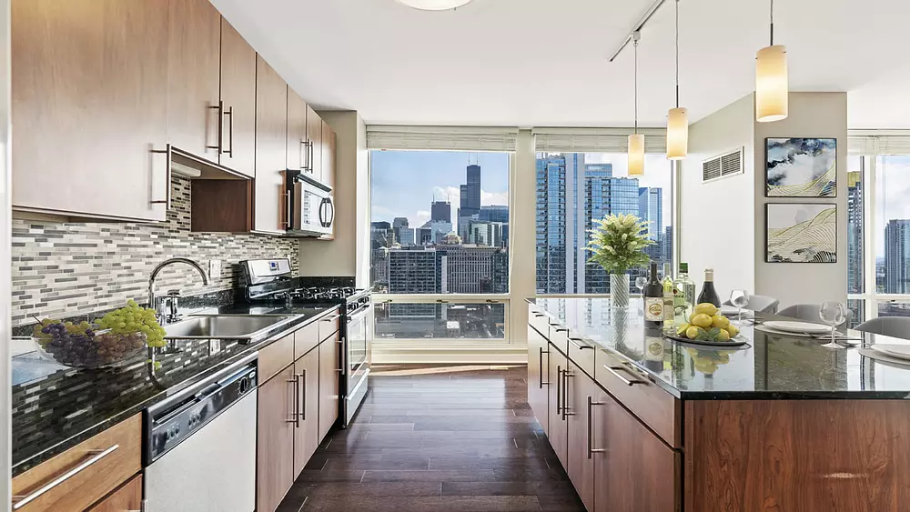 Flair Tower 222 W Erie St, Chicago, IL 60654