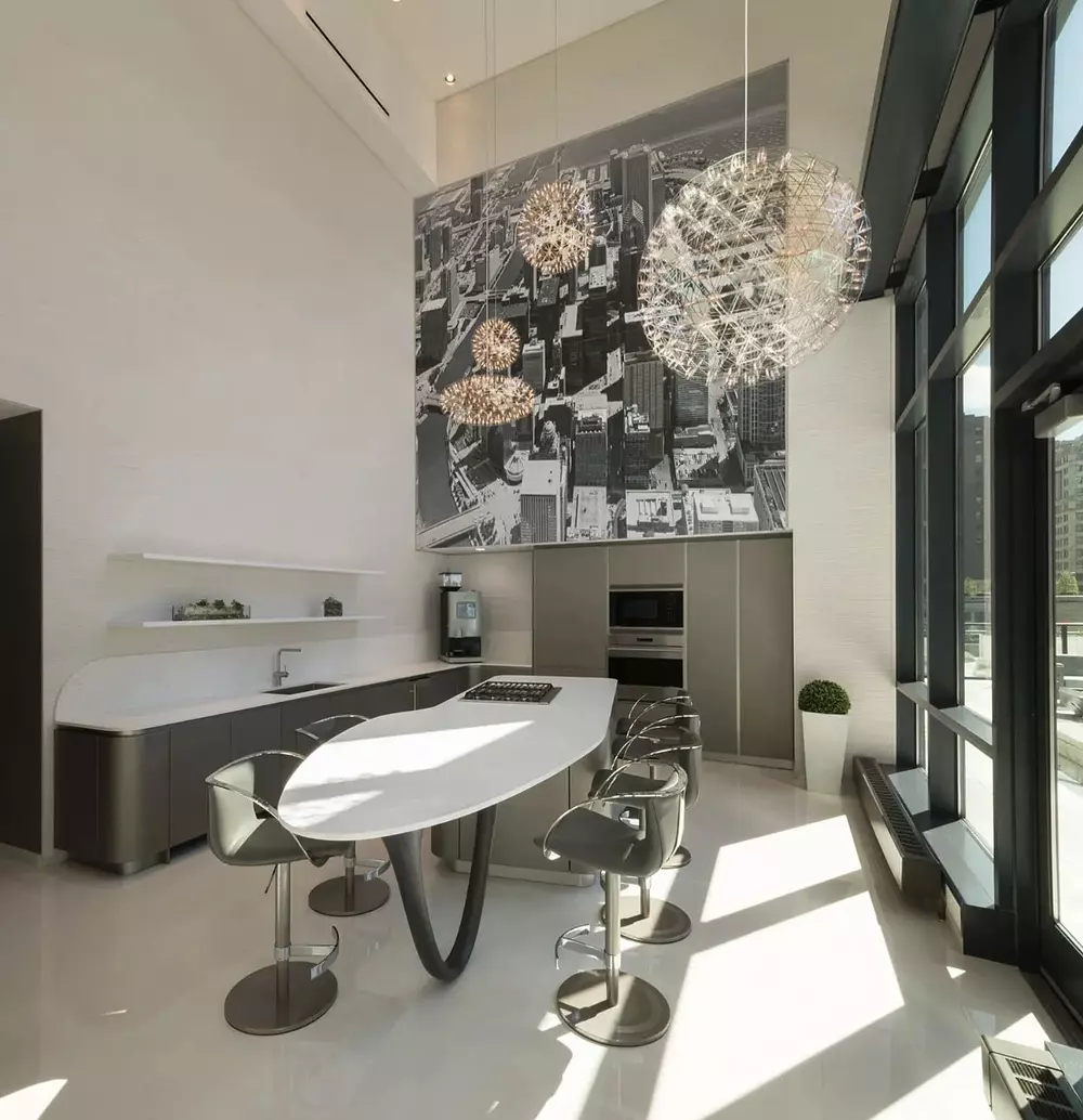 73 East Lake 73 E Lake St, Chicago, IL 60601