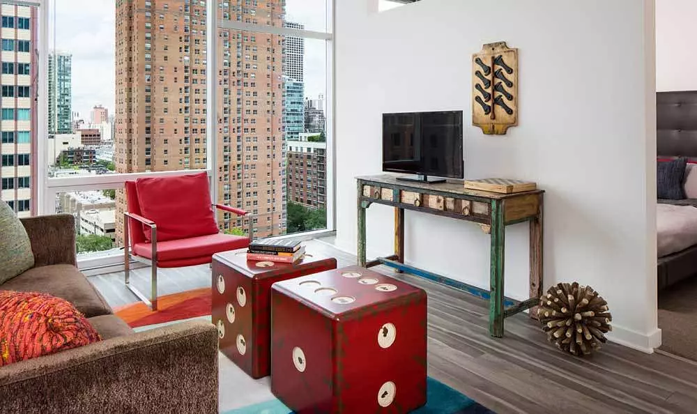 Eight O Five 805 N La Salle St, Chicago, IL 60610