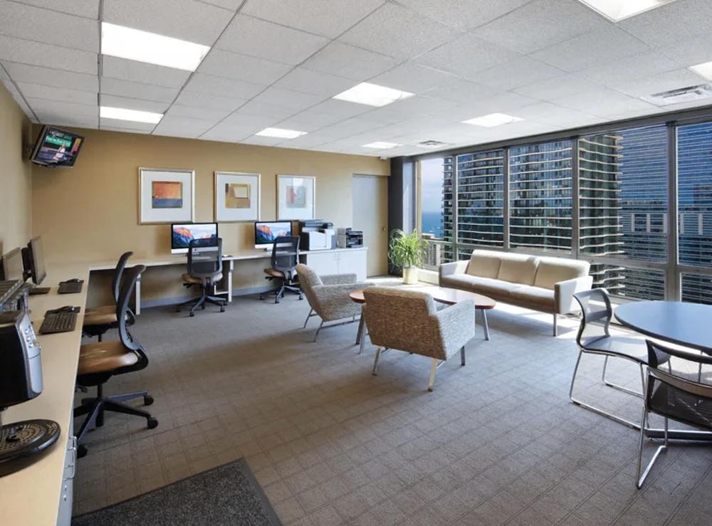 Columbus Plaza 233 E Wacker Dr, Chicago, IL 60601