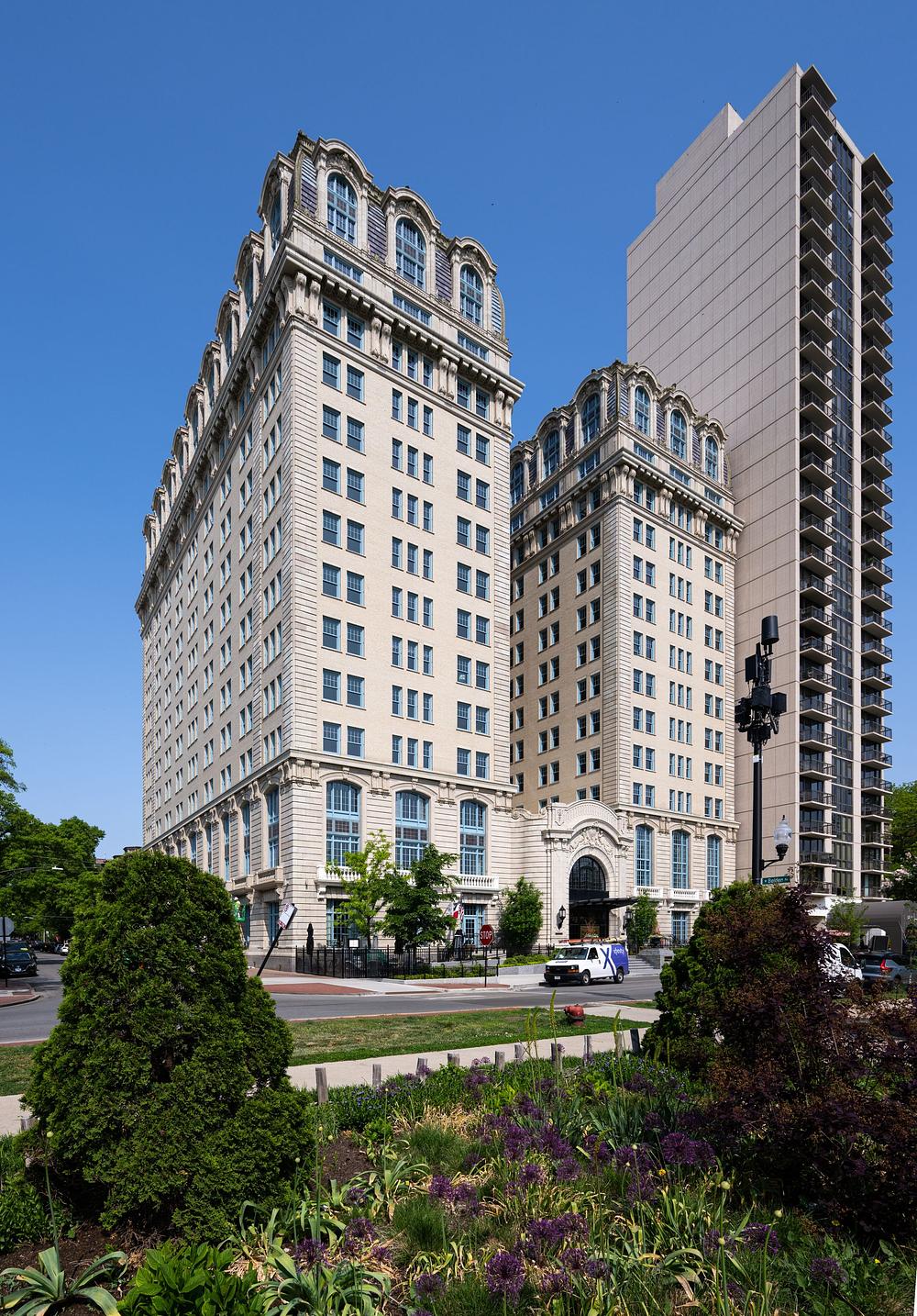 The Belden Stratford 2300 N Lincoln Park, Chicago, IL 60614