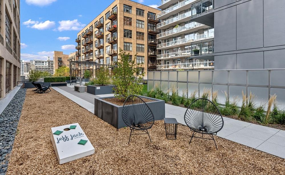 JeffJack Apartments 601 W Jackson Blvd, Chicago, IL 60661