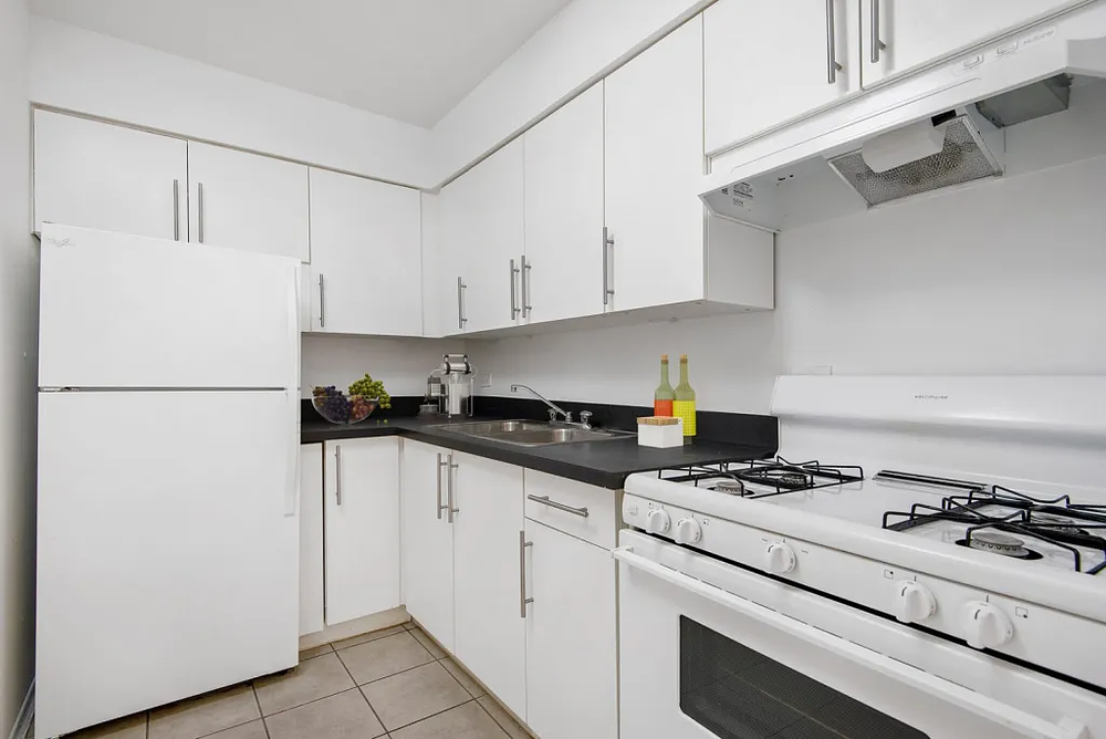 537 W. Melrose 537 W Melrose St, Chicago, IL 60657