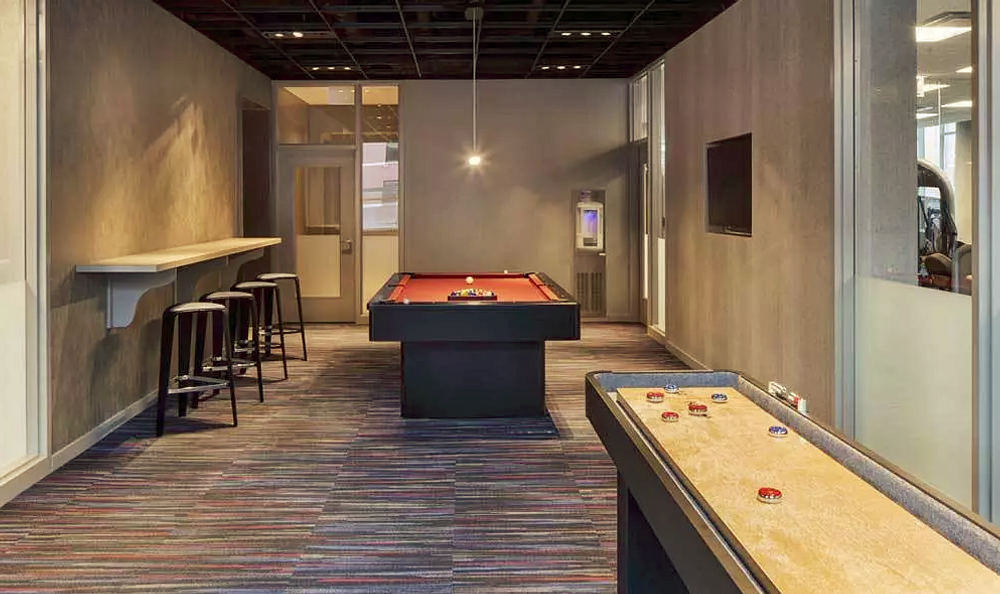 Eight O Five 805 N La Salle St, Chicago, IL 60610