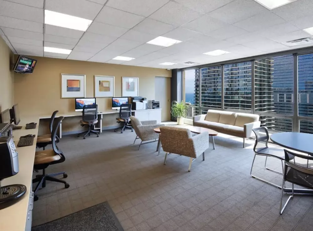 Columbus Plaza 233 E Wacker Dr, Chicago, IL 60601
