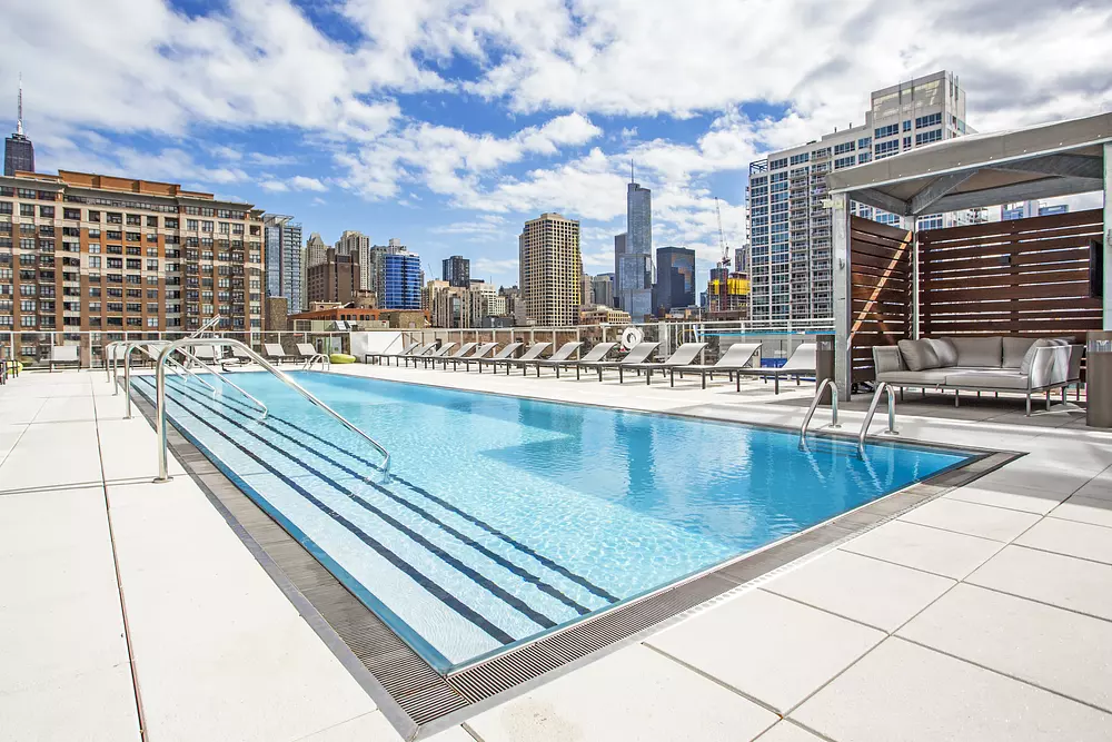 NEXT Apartments 347 W Chestnut St, Chicago, IL 60610