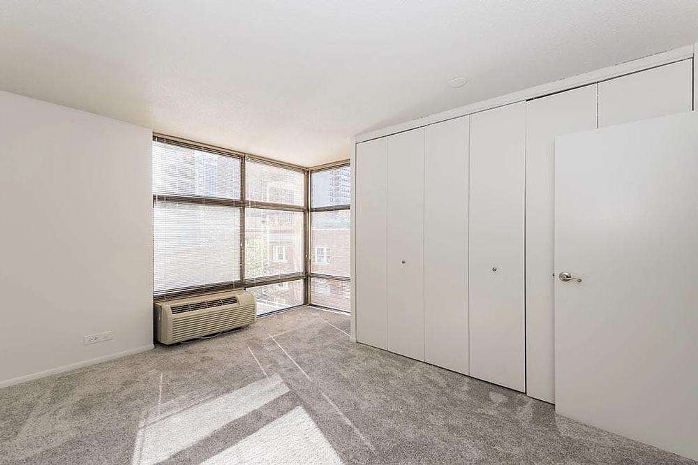 65 East Scott 65 East Scott Chicago, IL 60610