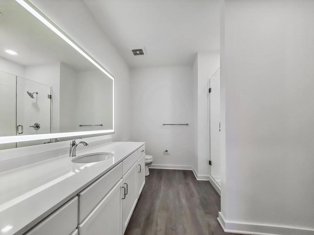 The Raven Residences 4733 N Wolcott Ave. Chicago, IL 60640