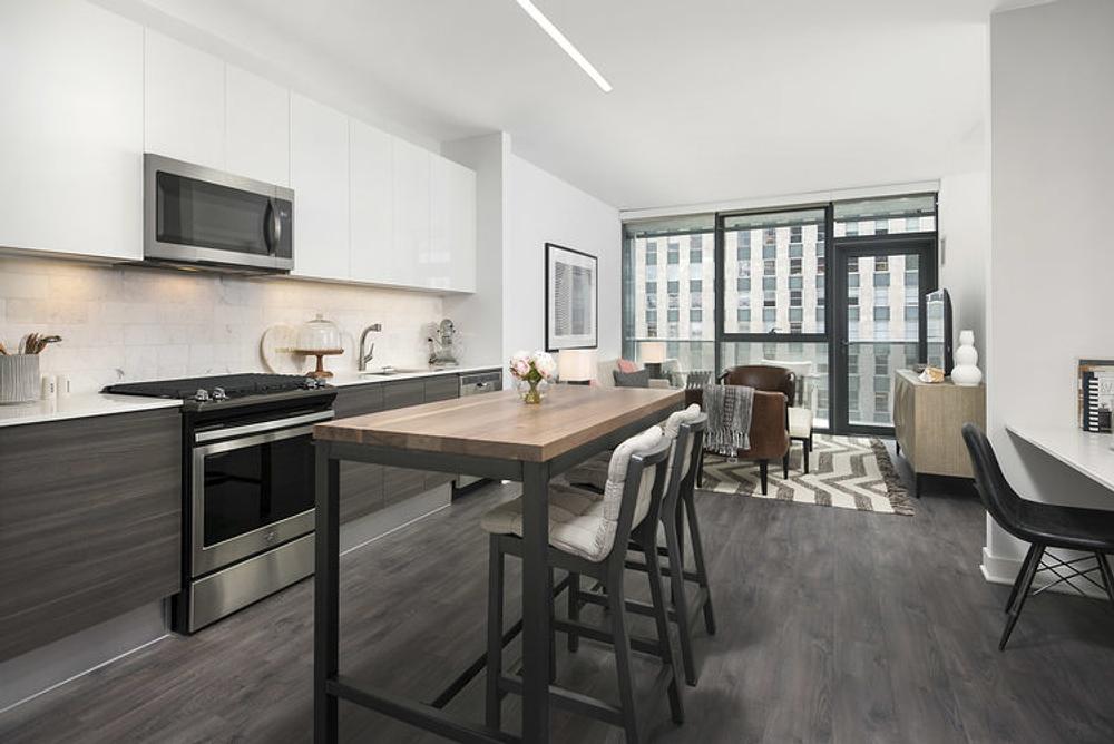 Hubbard 221 221 W Hubbard St, Chicago, IL 60654