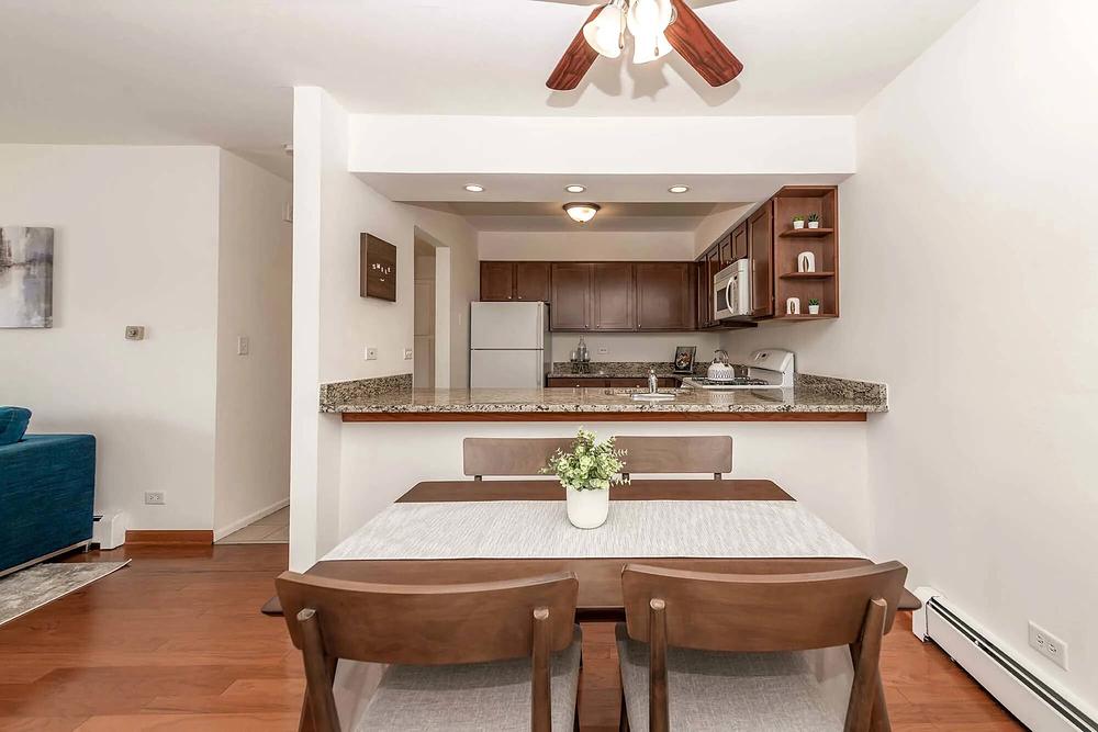 Barrington Lakes 2200 Hassell Rd, Hoffman Estates, IL 60169, Chicago Hoffman Estates - Leasing by Cross Street