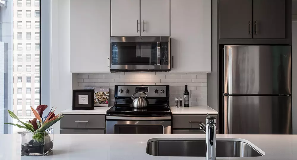 Linea Apartments 215 W Lake St, Chicago, IL 60606