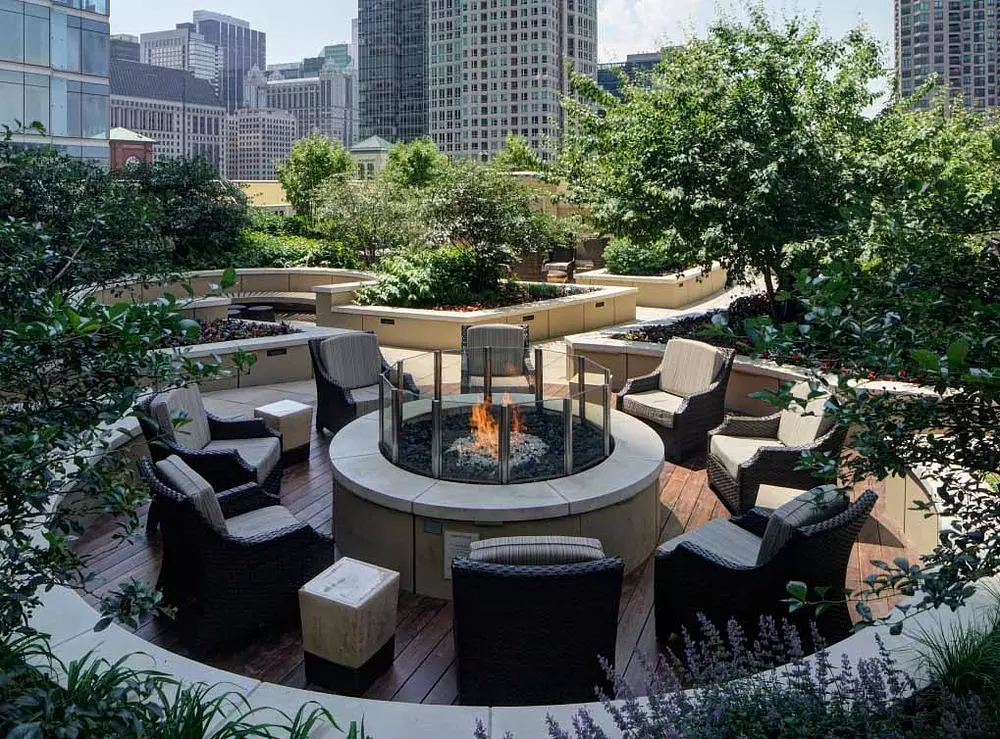 AMLI River North 71 W Hubbard St, Chicago, IL 60654