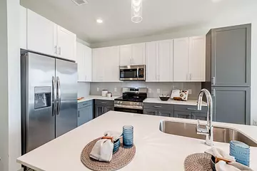 Del Via Apartments