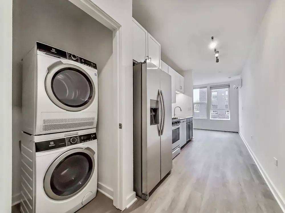 The Raven Residences 4733 N Wolcott Ave. Chicago, IL 60640