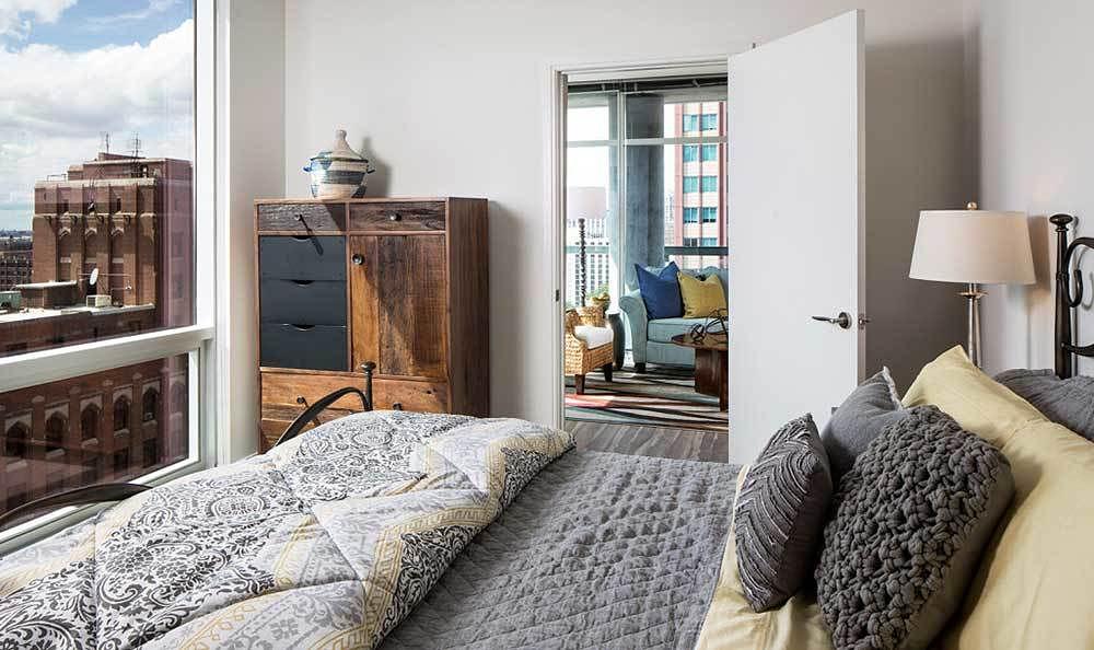 Eight O Five 805 N La Salle St, Chicago, IL 60610