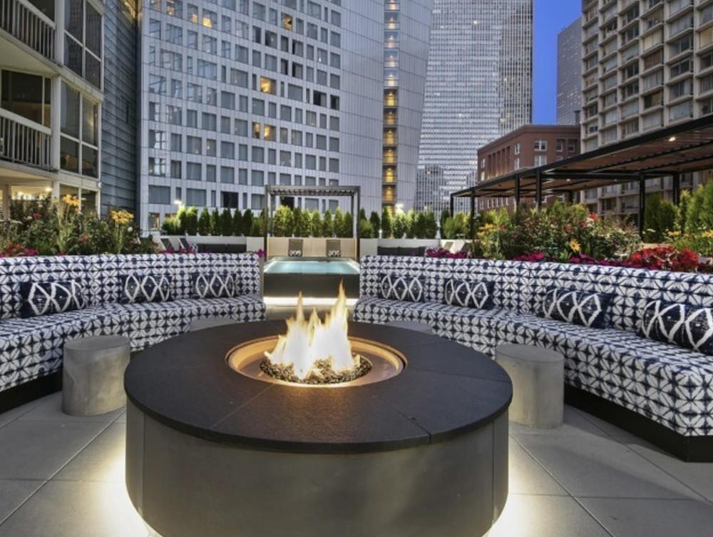 One East Delaware 1 E Delaware Pl, Chicago, IL 60611