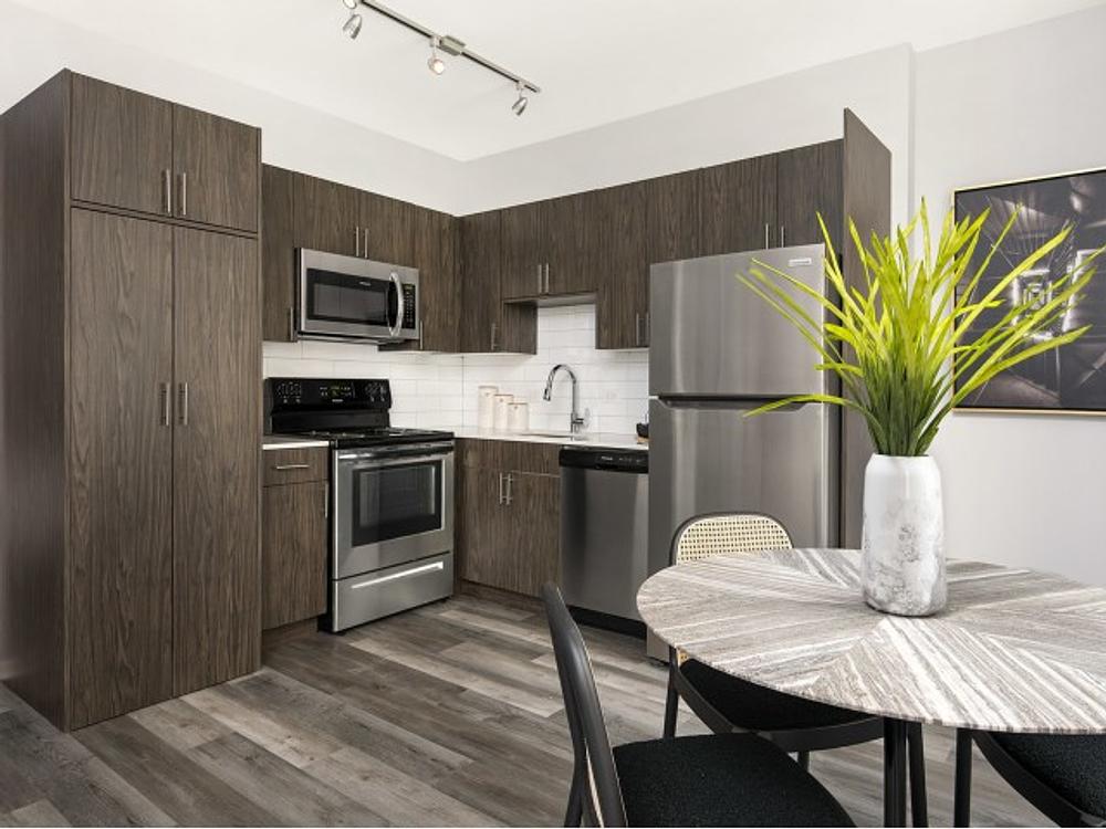 Century Tower 182 W Lake St, Chicago, IL 60601