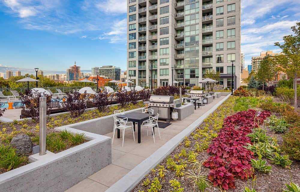 The Hudson 750 N Hudson Ave, Chicago, IL 60654