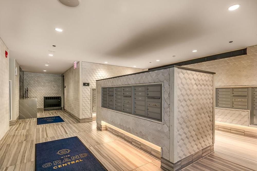 Alta Grand Central 221 W Harrison St, Chicago, IL 60607