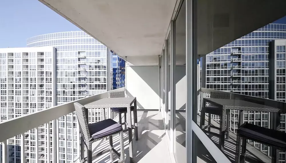One East Delaware 1 E Delaware Pl, Chicago, IL 60611