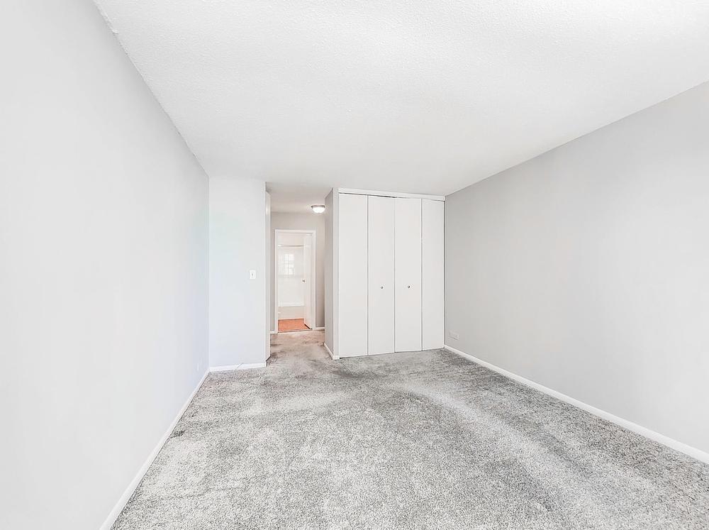 65 East Scott 65 East Scott Chicago, IL 60610
