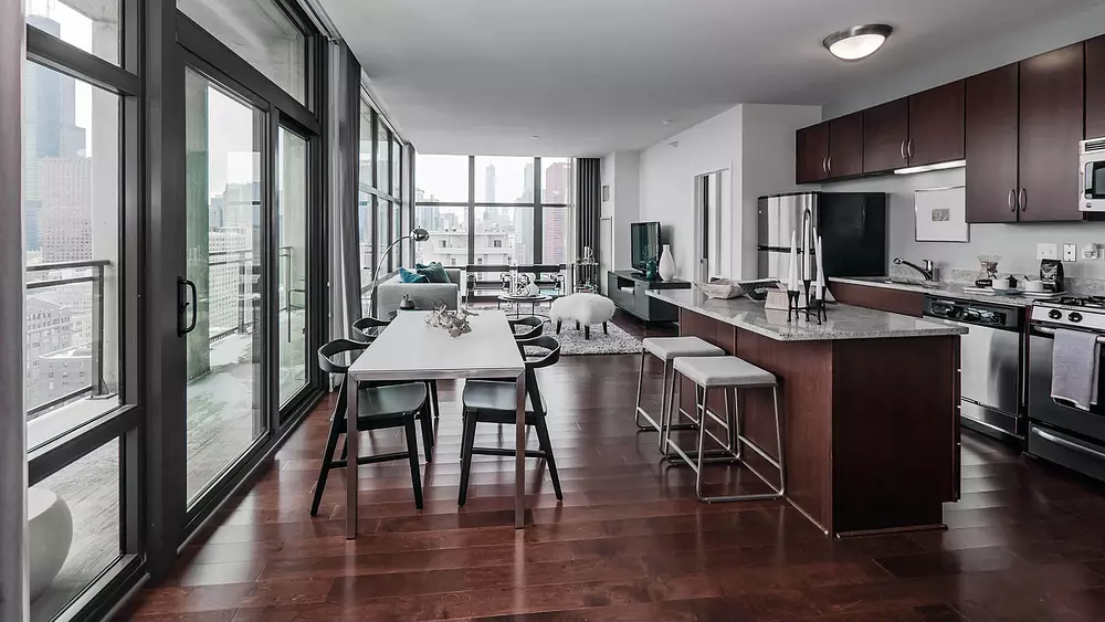 Astoria Tower 8 E 9th St, Chicago, IL 60605