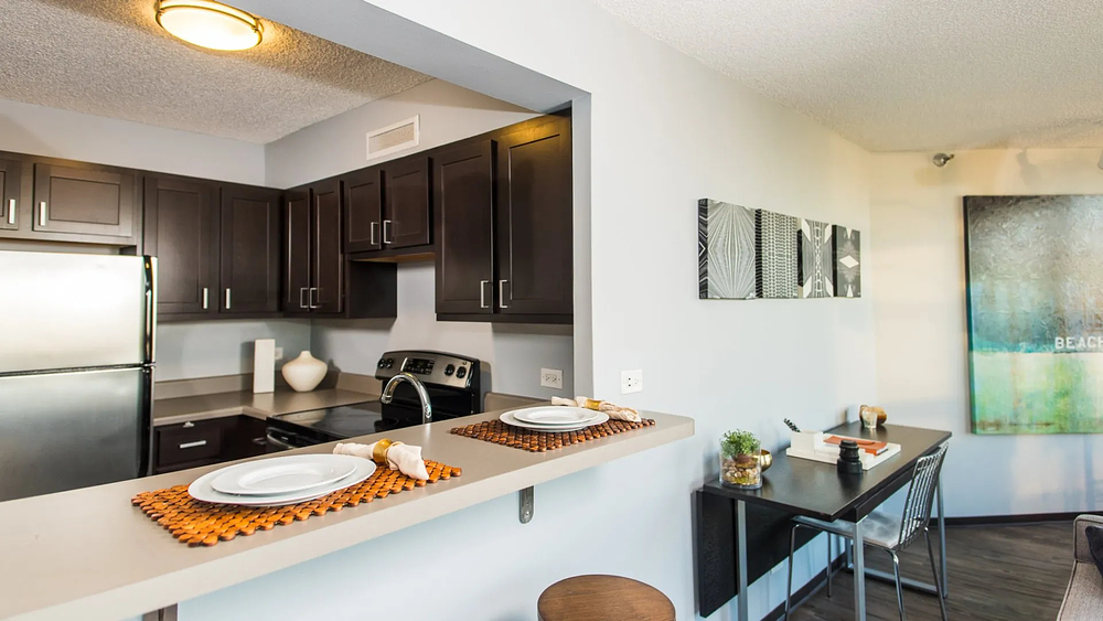 Presidential Towers  555 W Madison St, Chicago, IL 60661 West Loop - Leasing by Cross Street