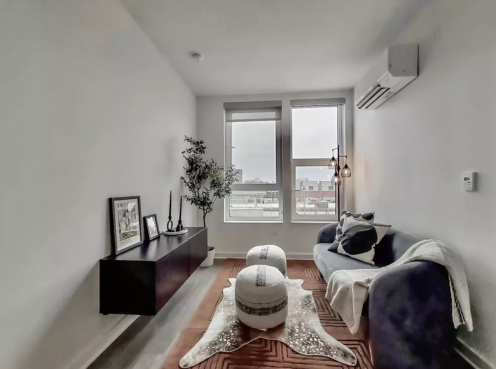 The Raven Residences 4733 N Wolcott Ave. Chicago, IL 60640