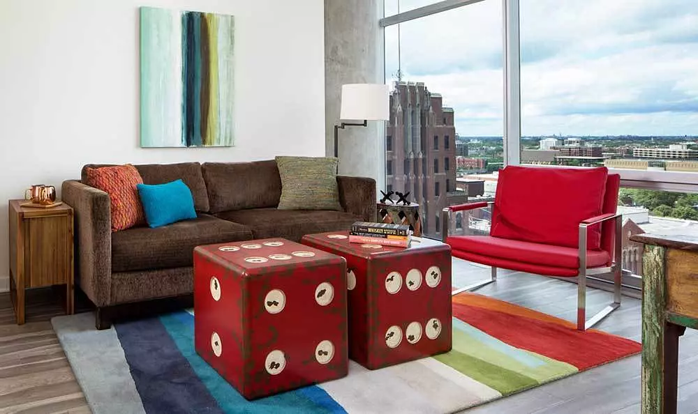 Eight O Five 805 N La Salle St, Chicago, IL 60610