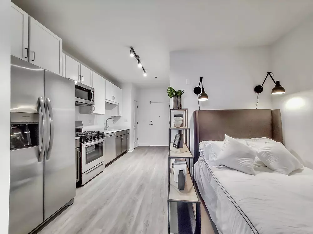 The Raven Residences 4733 N Wolcott Ave. Chicago, IL 60640