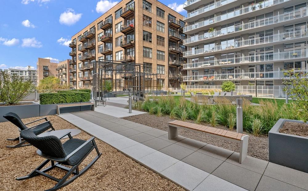 JeffJack Apartments 601 W Jackson Blvd, Chicago, IL 60661