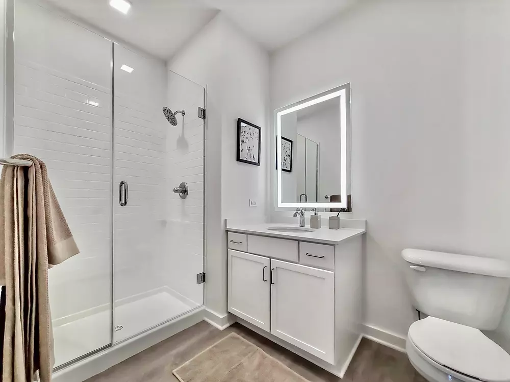 The Raven Residences 4733 N Wolcott Ave. Chicago, IL 60640