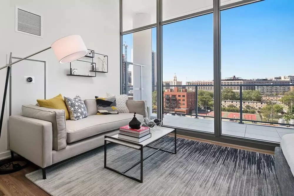 NEXT Apartments 347 W Chestnut St, Chicago, IL 60610